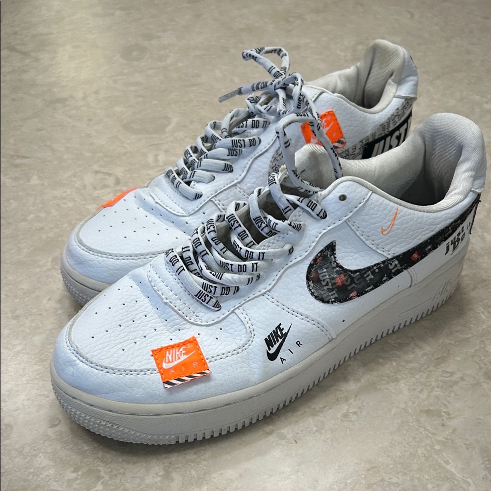 Nike Air White and Orange Patterned Sneakers - Picture 11 of 14